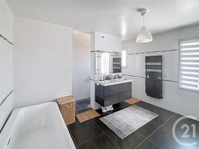 Maison à vendre - 7 pièces - 216,50 m2 - Rambouillet - 78 - ILE-DE-FRANCE