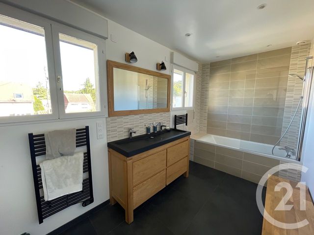 Maison à louer - 7 pièces - 223,47 m2 - St Remy Les Chevreuse - 78 - ILE-DE-FRANCE