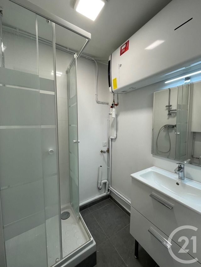 Appartement F1 &agrave; louer - 3 pi&egrave;ces - 41,94 m2 - Epernon - 28 - CENTRE