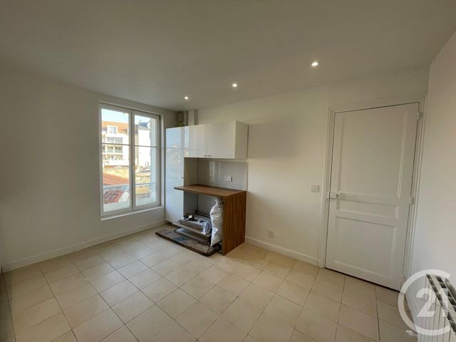 Appartement F2 &agrave; louer - 2 pi&egrave;ces - 65,80 m2 - Rambouillet - 78 - ILE-DE-FRANCE