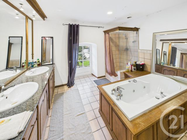 Maison &agrave; vendre - 12 pi&egrave;ces - 361 m2 - Epernon - 28 - CENTRE