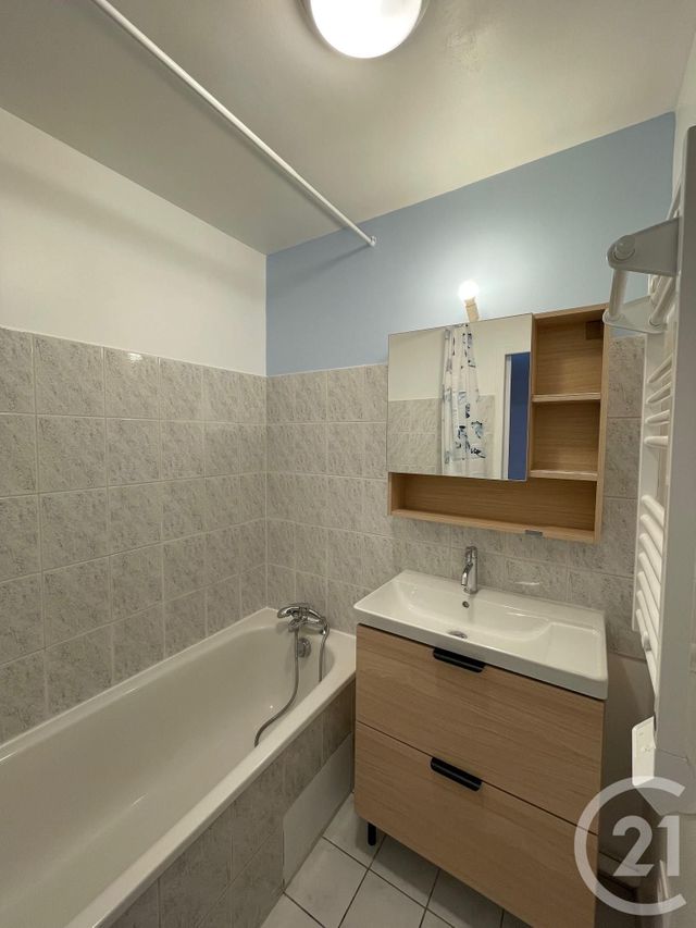 Appartement T1 &agrave; louer - 1 pi&egrave;ce - 21,05 m2 - Le Perray En Yvelines - 78 - ILE-DE-FRANCE