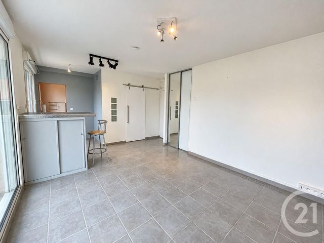 Appartement Studio &agrave; louer - 1 pi&egrave;ce - 26,03 m2 - Epernon - 28 - CENTRE
