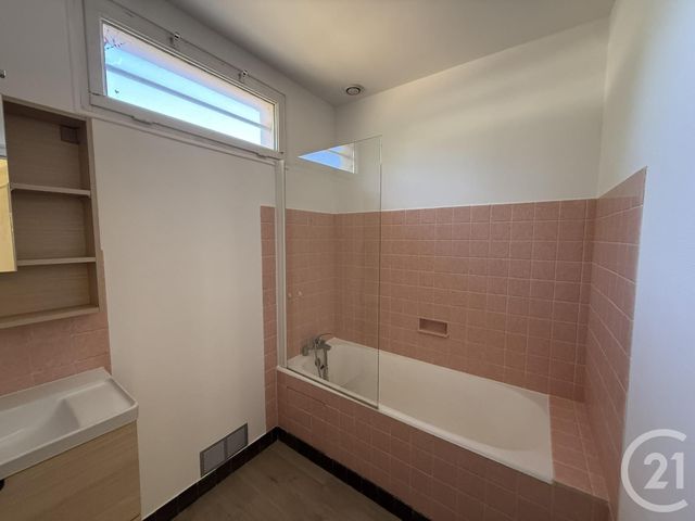 Maison &agrave; louer - 5 pi&egrave;ces - 110,40 m2 - Chartres - 28 - CENTRE