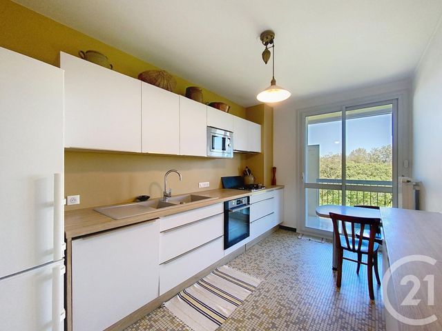 Appartement F5 à vendre - 5 pièces - 100,79 m2 - Chartres - 28 - CENTRE