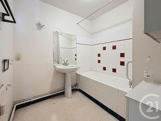 Appartement F5 à vendre - 5 pièces - 91,22 m2 - Chartres - 28 - CENTRE