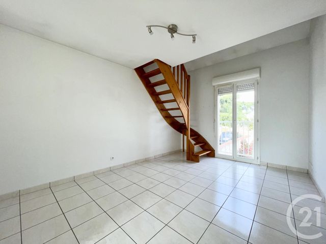 Appartement Duplex à louer - 2 pièces - 31,84 m2 - Luce - 28 - CENTRE