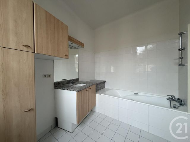 Appartement F3 &agrave; louer - 4 pi&egrave;ces - 85,31 m2 - Chartres - 28 - CENTRE