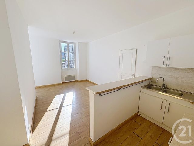 Appartement F3 à vendre - 3 pièces - 65 m2 - Chartres - 28 - CENTRE