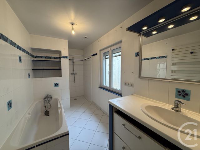 Maison &agrave; louer - 3 pi&egrave;ces - 73,48 m2 - Chartres - 28 - CENTRE