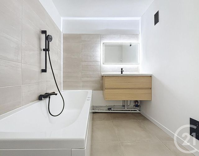 Appartement T5 à vendre - 5 pièces - 93,73 m2 - Chartres - 28 - CENTRE