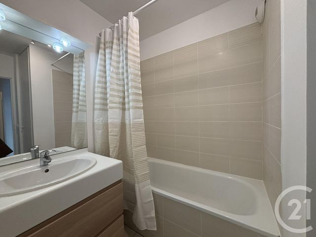 Appartement F3 à louer - 3 pièces - 64,70 m2 - Chartres - 28 - CENTRE