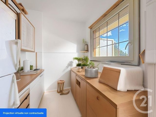 Afficher la photo en grand Appartement F4 à vendre - 4 pièces - 88,44 m2 - Chartres - 28 - CENTRE