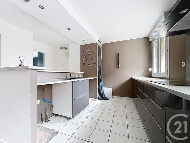 Afficher la photo en grand Appartement F5 à vendre - 5 pièces - 97 m2 - Chartres - 28 - CENTRE