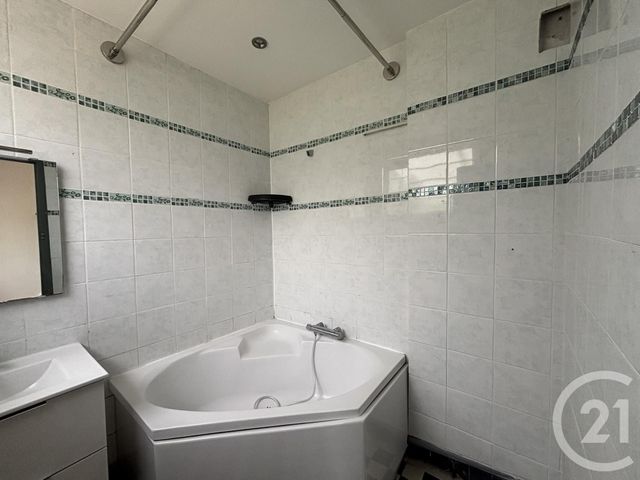 Maison &agrave; louer - 2 pi&egrave;ces - 62 m2 - Chartres - 28 - CENTRE