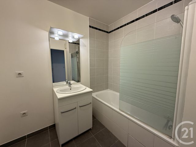 Appartement F3 &agrave; louer - 3 pi&egrave;ces - 61,50 m2 - Chartres - 28 - CENTRE