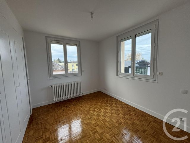 Maison &agrave; louer - 4 pi&egrave;ces - 82,50 m2 - Leves - 28 - CENTRE