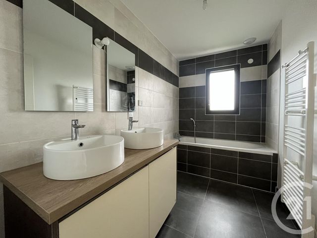 Maison à louer - 5 pièces - 117,20 m2 - Luce - 28 - CENTRE