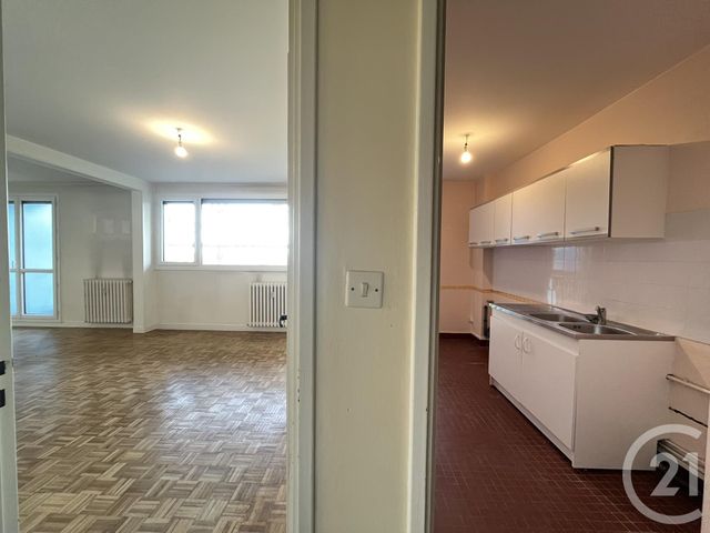 Appartement F3 à vendre - 3 pièces - 64 m2 - Chartres - 28 - CENTRE