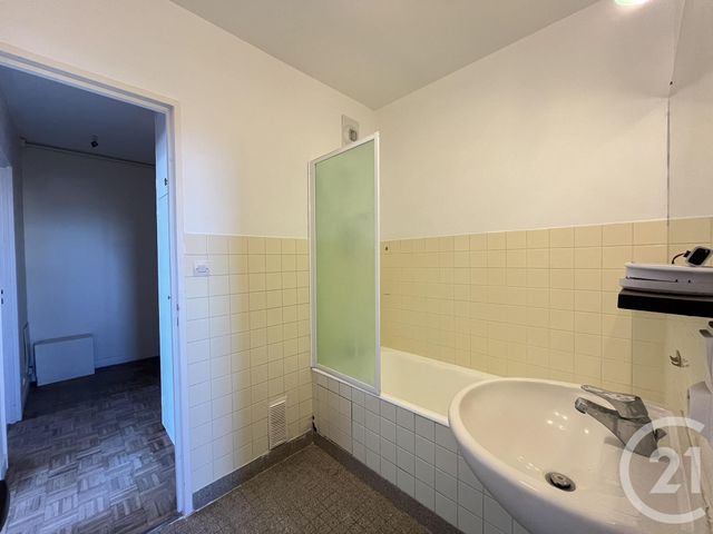 Appartement F3 à vendre - 3 pièces - 64 m2 - Chartres - 28 - CENTRE