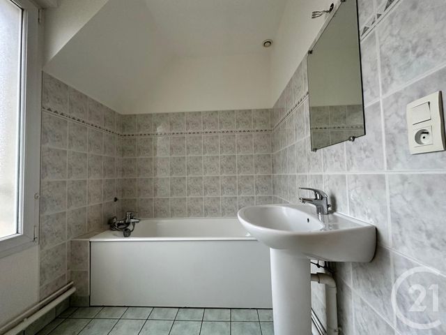 Maison &agrave; louer - 4 pi&egrave;ces - 108,33 m2 - Chartres - 28 - CENTRE