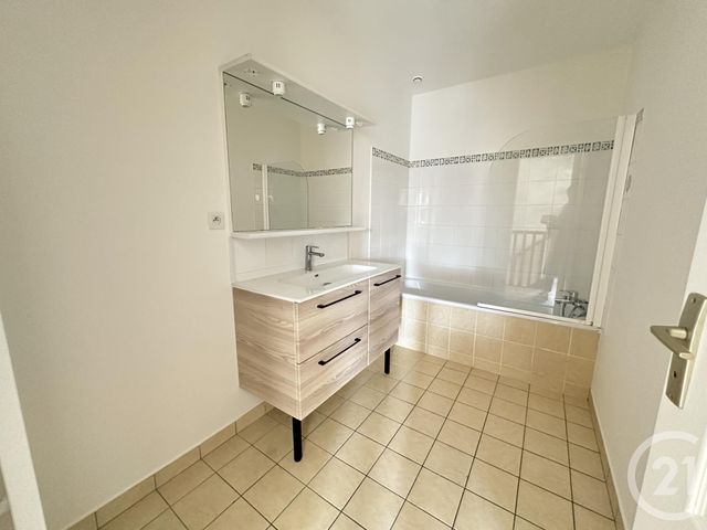 Maison &agrave; louer - 6 pi&egrave;ces - 126,50 m2 - Leves - 28 - CENTRE