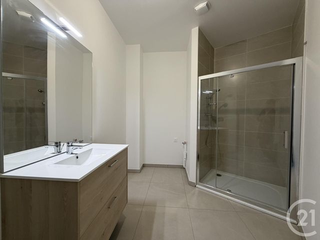 Appartement F3 &agrave; louer - 3 pi&egrave;ces - 66,27 m2 - Chartres - 28 - CENTRE