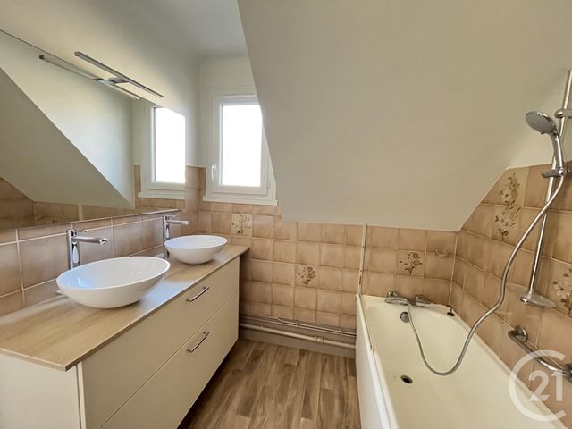 Maison &agrave; louer - 5 pi&egrave;ces - 104,77 m2 - Chartres - 28 - CENTRE