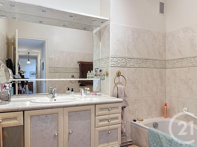 Appartement F4 &agrave; louer - 5 pi&egrave;ces - 121,89 m2 - Chartres - 28 - CENTRE