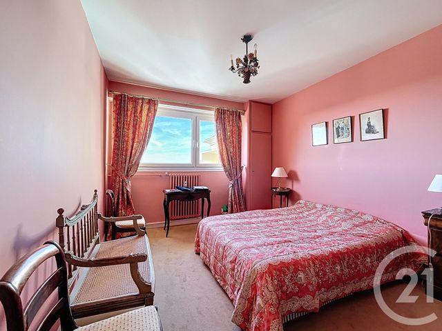 Appartement F4 &agrave; louer - 5 pi&egrave;ces - 121,89 m2 - Chartres - 28 - CENTRE