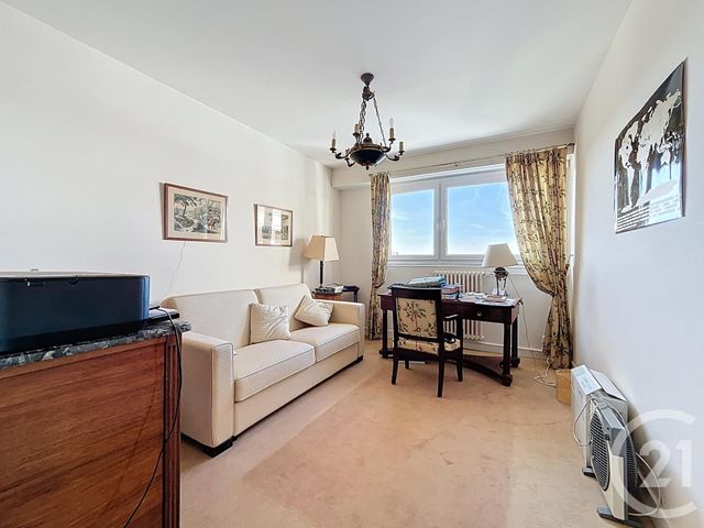 Appartement F4 &agrave; louer - 5 pi&egrave;ces - 121,89 m2 - Chartres - 28 - CENTRE