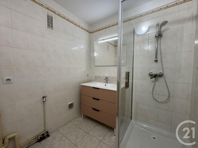 Appartement F3 &agrave; louer - 3 pi&egrave;ces - 61,48 m2 - Chartres - 28 - CENTRE