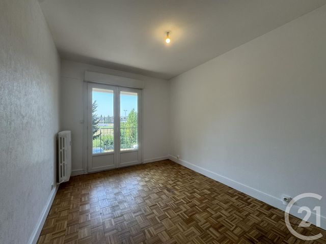 Appartement F3 &agrave; louer - 3 pi&egrave;ces - 61,48 m2 - Chartres - 28 - CENTRE