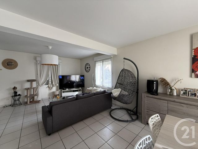 Maison &agrave; louer - 4 pi&egrave;ces - 100,23 m2 - Chartres - 28 - CENTRE