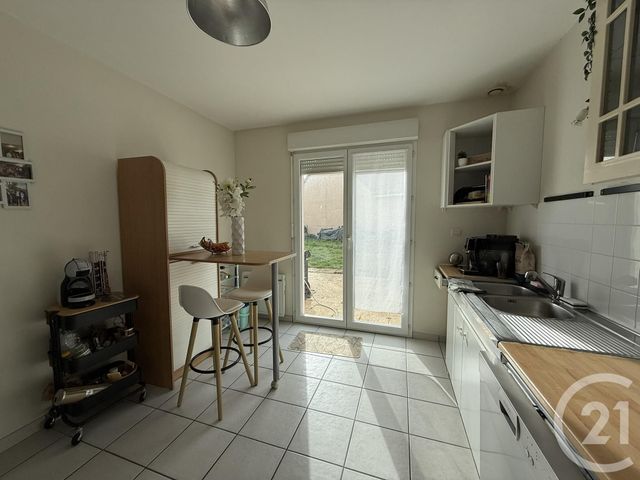 Maison &agrave; louer - 4 pi&egrave;ces - 100,23 m2 - Chartres - 28 - CENTRE