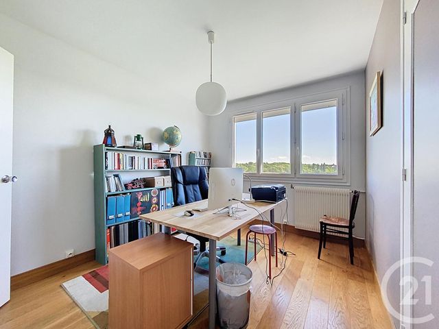 Appartement F5 &agrave; louer - 5 pi&egrave;ces - 100,79 m2 - Chartres - 28 - CENTRE