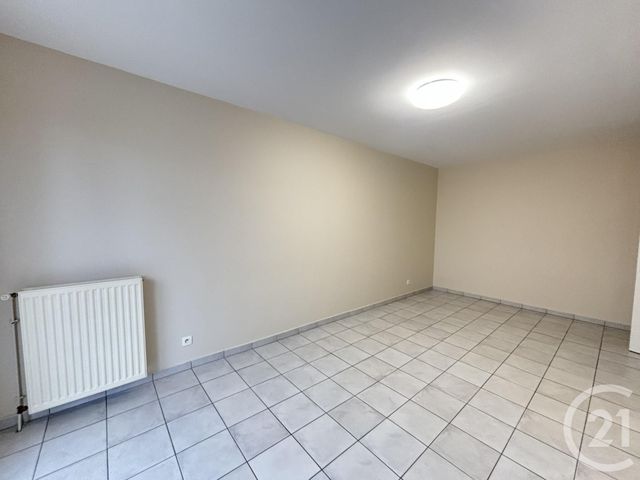 Appartement F2 &agrave; louer - 2 pi&egrave;ces - 46,50 m2 - Chartres - 28 - CENTRE