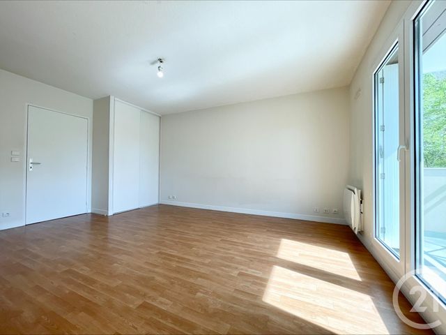 Appartement F2 &agrave; louer - 2 pi&egrave;ces - 34 m2 - Chartres - 28 - CENTRE