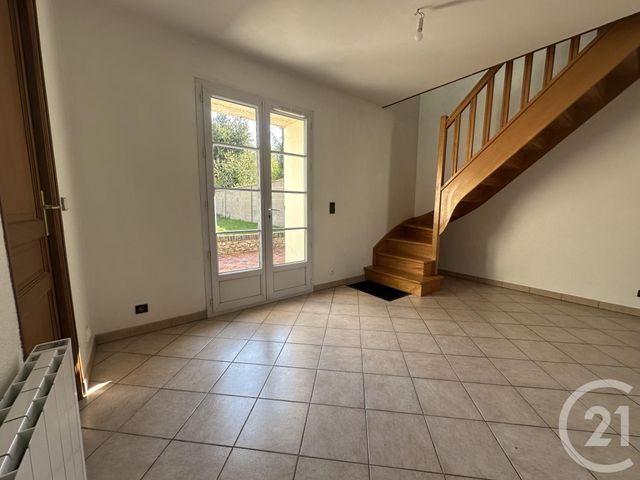 Maison &agrave; louer - 3 pi&egrave;ces - 64,24 m2 - Sours - 28 - CENTRE