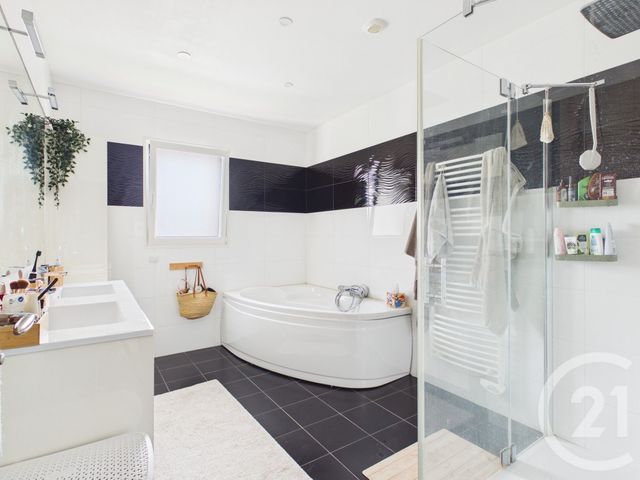 Maison &agrave; vendre - 5 pi&egrave;ces - 198,20 m2 - Prunay Le Gillon - 28 - CENTRE