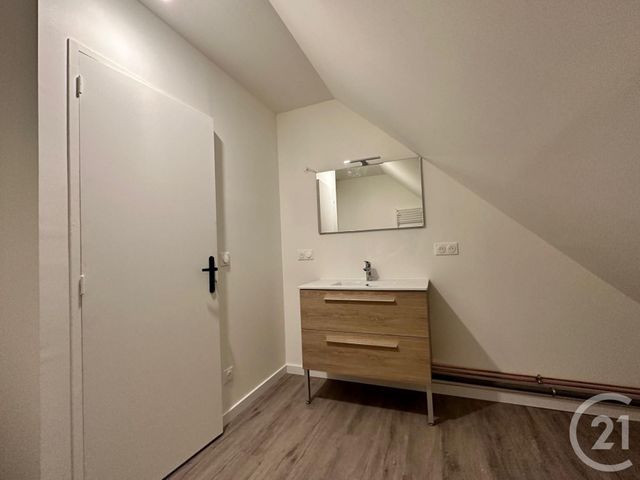 Maison &agrave; louer - 4 pi&egrave;ces - 90,85 m2 - Luisant - 28 - CENTRE