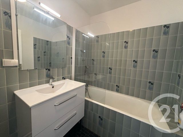 Appartement F2 &agrave; louer - 2 pi&egrave;ces - 52,84 m2 - Chartres - 28 - CENTRE