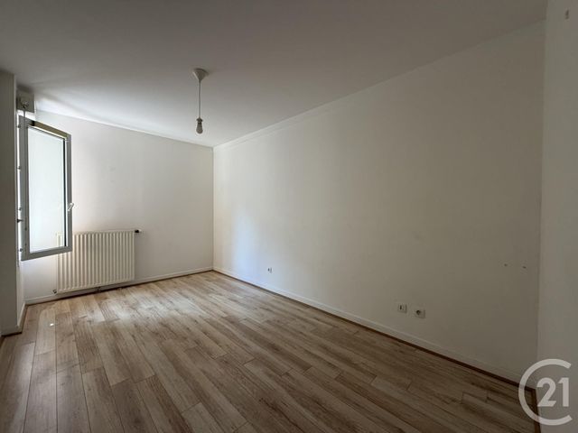 Appartement F2 &agrave; louer - 2 pi&egrave;ces - 53,34 m2 - Chartres - 28 - CENTRE