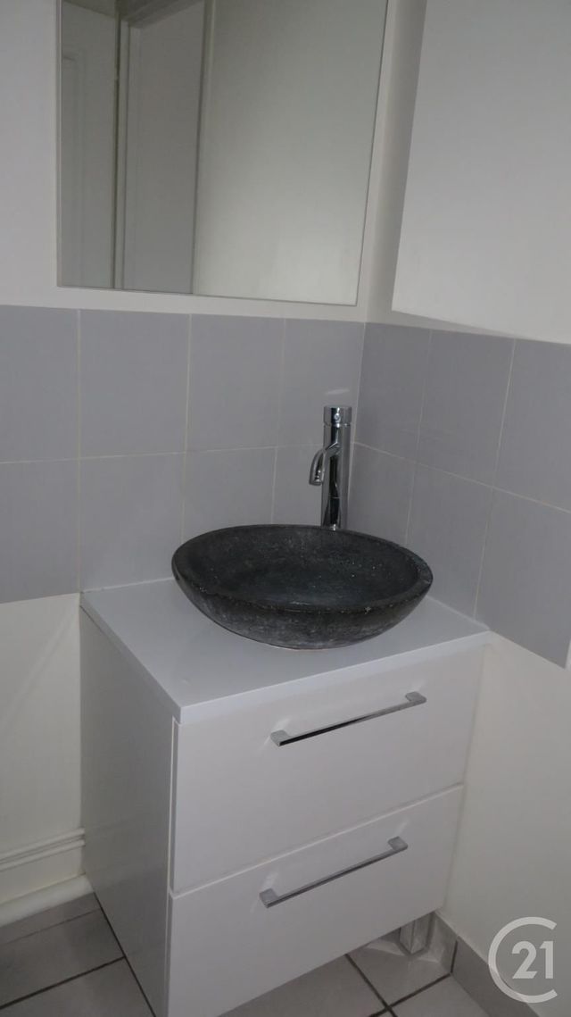 Appartement Studio &agrave; louer - 1 pi&egrave;ce - 19,41 m2 - Chartres - 28 - CENTRE
