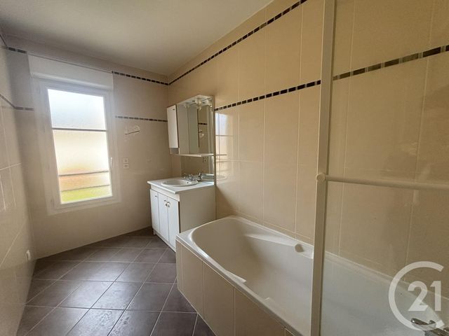 Appartement F3 &agrave; louer - 3 pi&egrave;ces - 87,21 m2 - Chartres - 28 - CENTRE