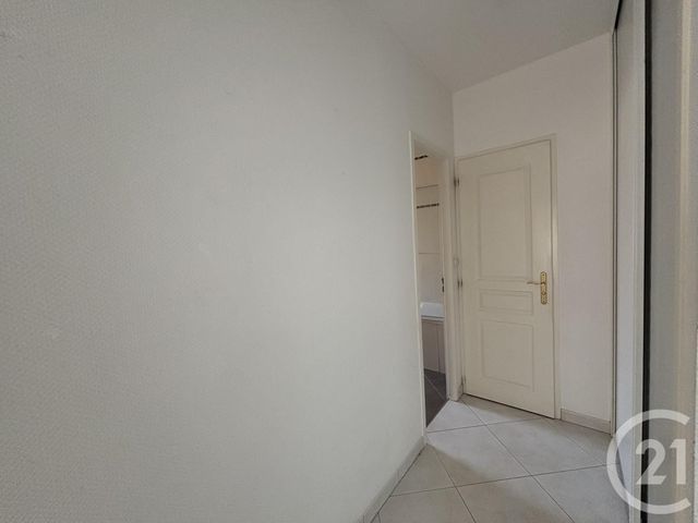 Appartement F3 &agrave; louer - 3 pi&egrave;ces - 87,21 m2 - Chartres - 28 - CENTRE