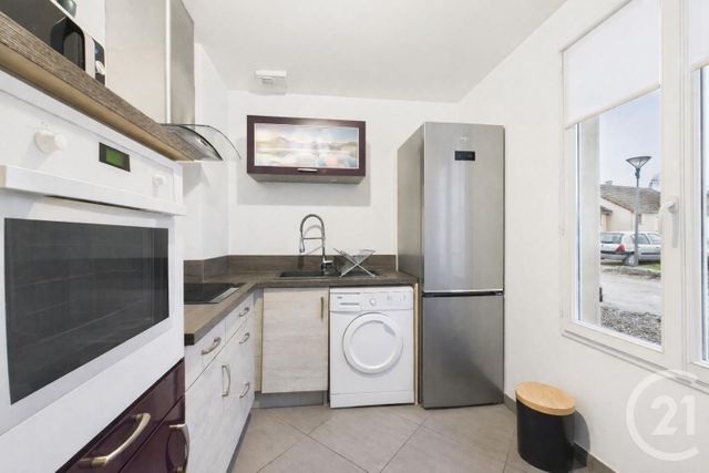 Maison &agrave; louer - 4 pi&egrave;ces - 78,08 m2 - Chartres - 28 - CENTRE