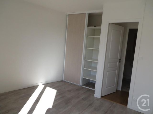 Appartement F3 &agrave; louer - 3 pi&egrave;ces - 52,78 m2 - Chartres - 28 - CENTRE