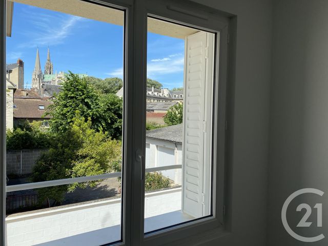 Maison &agrave; louer - 5 pi&egrave;ces - 74,39 m2 - Chartres - 28 - CENTRE