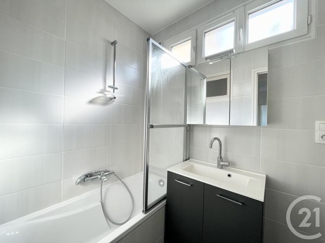 Maison &agrave; louer - 4 pi&egrave;ces - 111,10 m2 - Chartres - 28 - CENTRE